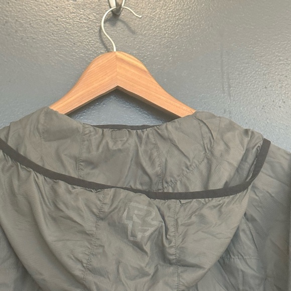 Race Face M EUC nylon lightweight biking Jacket with Hood and Quarter-Zip Design - Picture 3 of 16